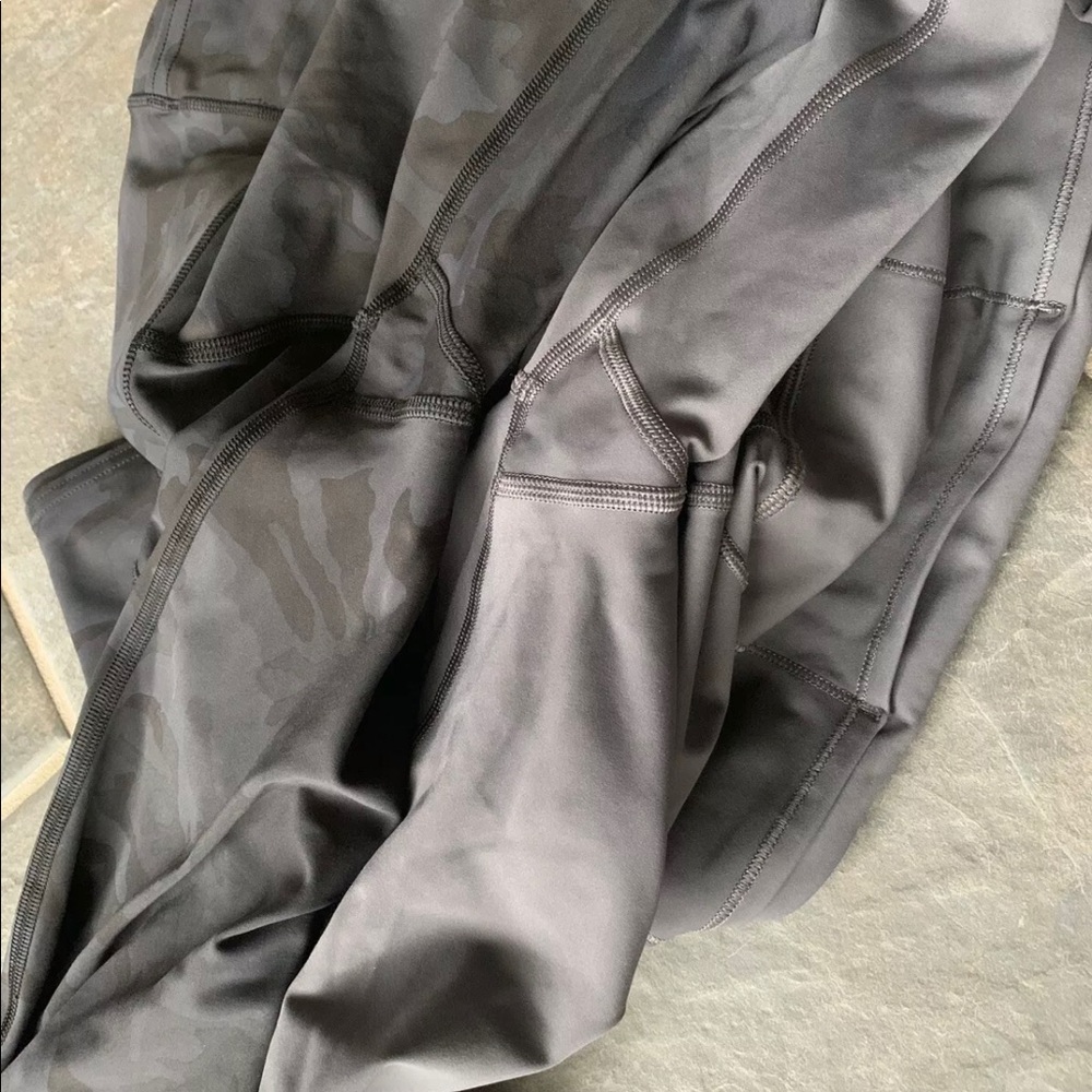 Lululemon Dark Carbon 7/8 Fast & Free Camo Bundle - Picture 8 of 10
